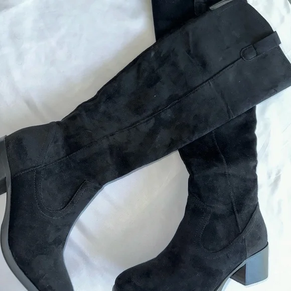 BLACK BOOTS - Picture 7 of 7